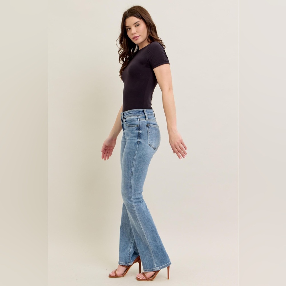 Judy Blue CORE Mid-Rise Bootcut - Picture 3 of 9